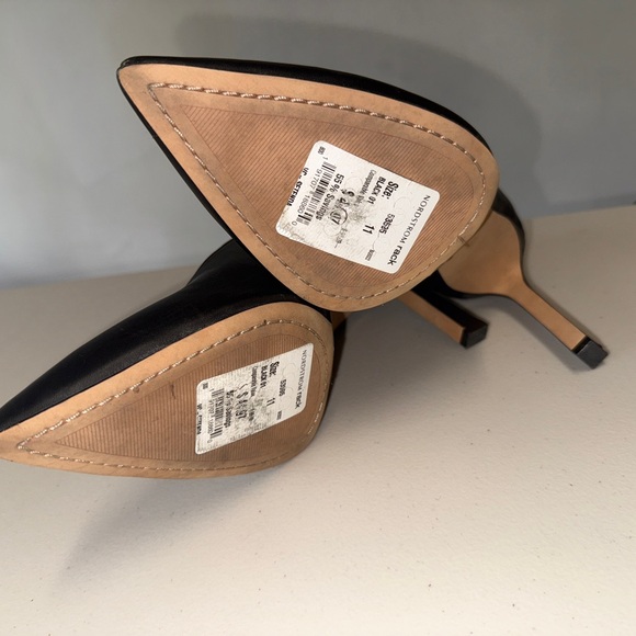 Vince Camuto Black Women's Heels - Picture 4 of 4